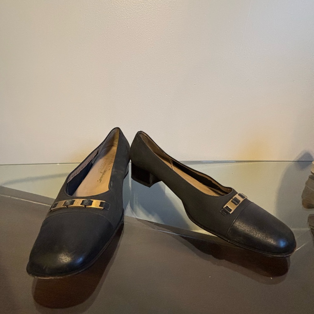 Salvatore Ferragamo Elegant Black Women's shoes